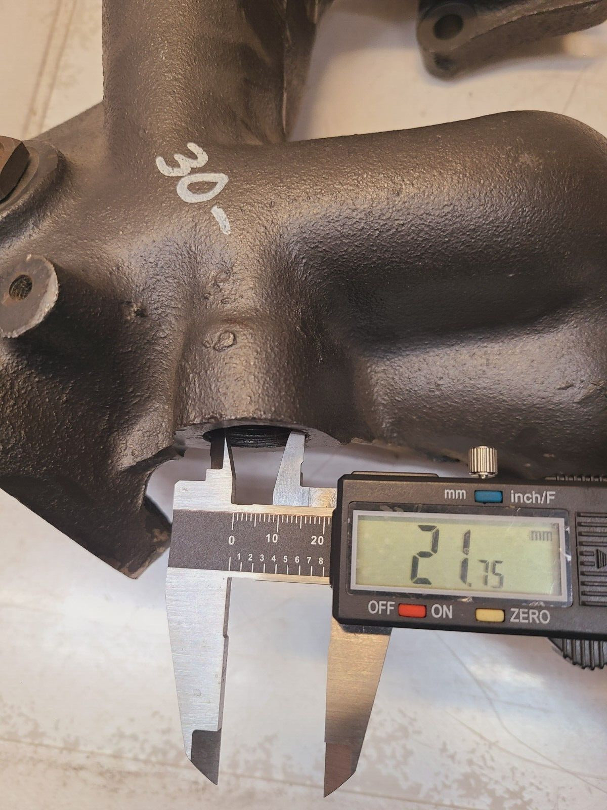 Exhaust Manifold For Nissan 1990-1997 | 674-549