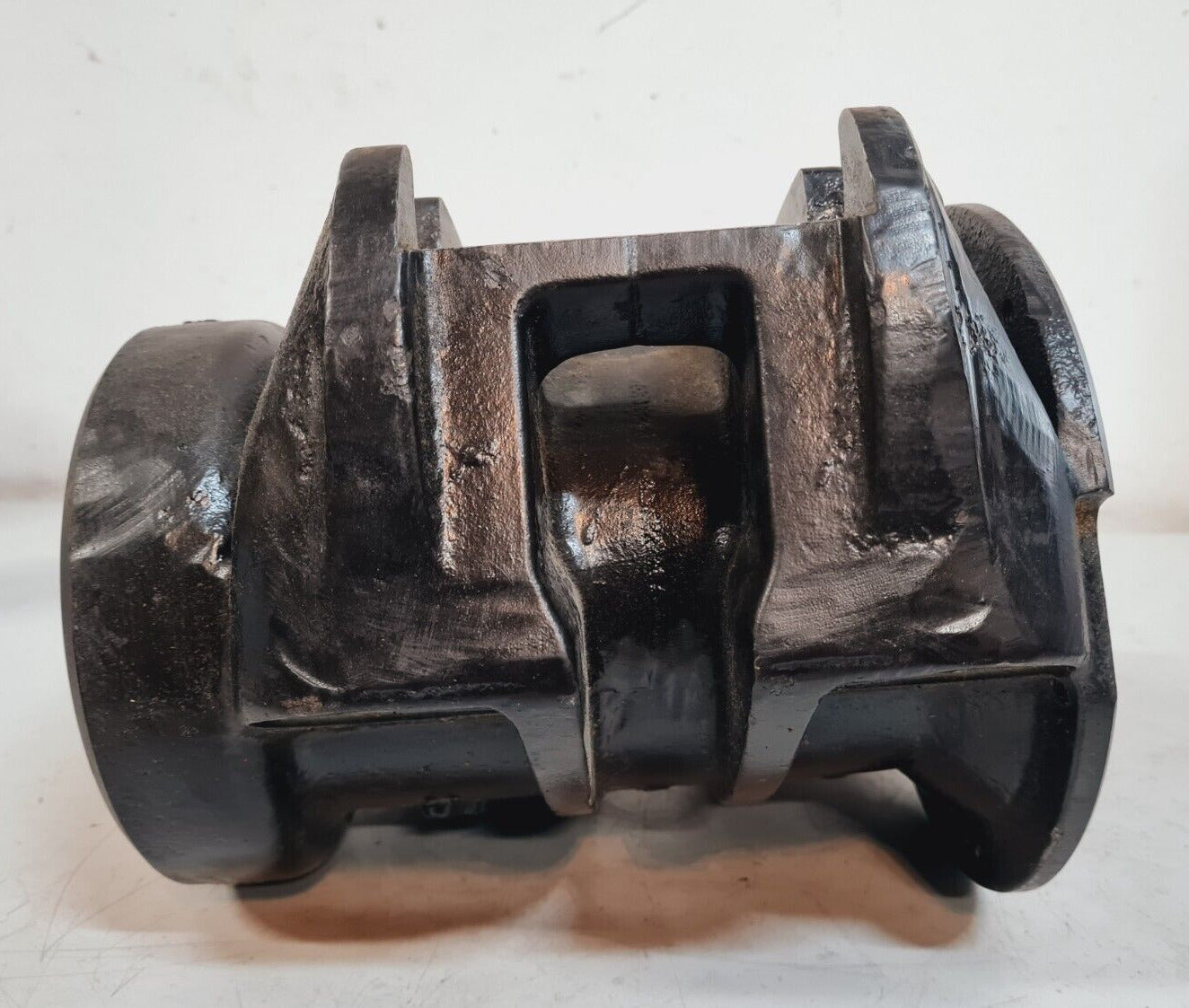 Mack Rear Trunnion for Commercial Truck 4"x4" | 39QK54 | 4FC4