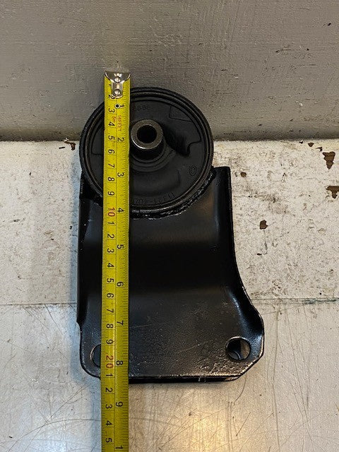 Engine Mount 11321-40U00 | 8866 | 8-1/4" Long 5" Wide 3-1/4" Thick 12mm Bore