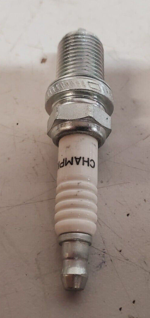 19 Qty. of Champion Spark Plugs RC12YC (19 Qty)