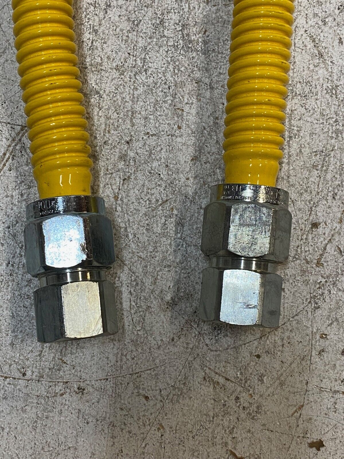 2 Qty of BrassCraft CSSB21-18 Yellow Stainless Steel Gas Connectors (2 Qty)