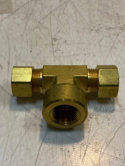 4 Qty of Ecolab Compression Tee Fittings TEE BR 5/8 x 1/8 FNPT BRS PK (4 Qty)
