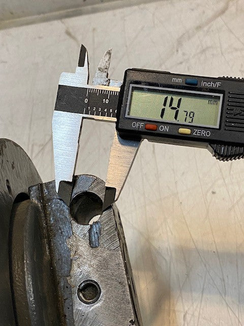 Track Roller A8501 | 6G1 | 6-1/4" Dia. 9" Long