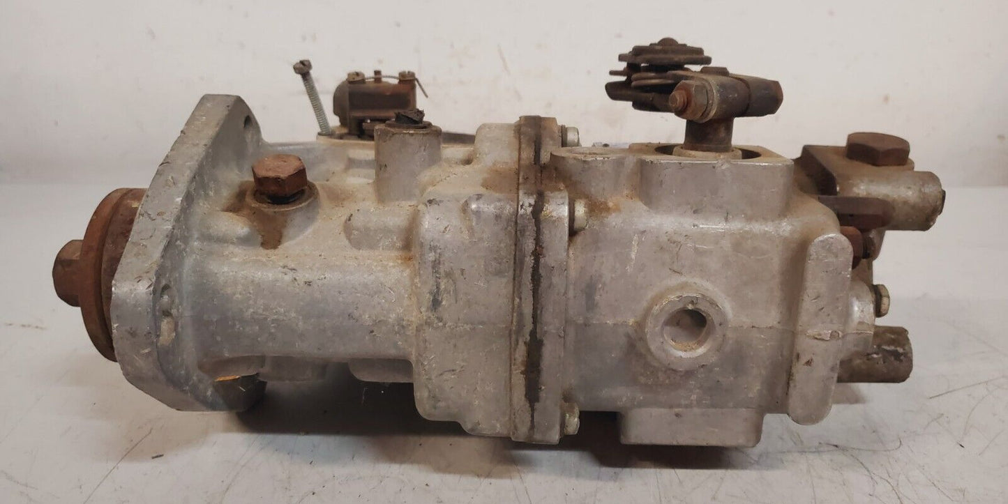 United Tech Fuel Injection 691-022-C91 | 100-6A-100A 9555-A8 Slight Damaged