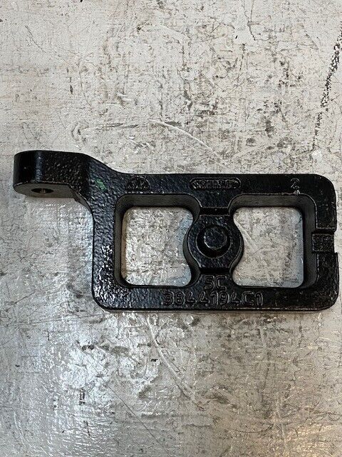 Navistar Front Shock Absorber Axle Bracket Right 5C 3844194C 10113J