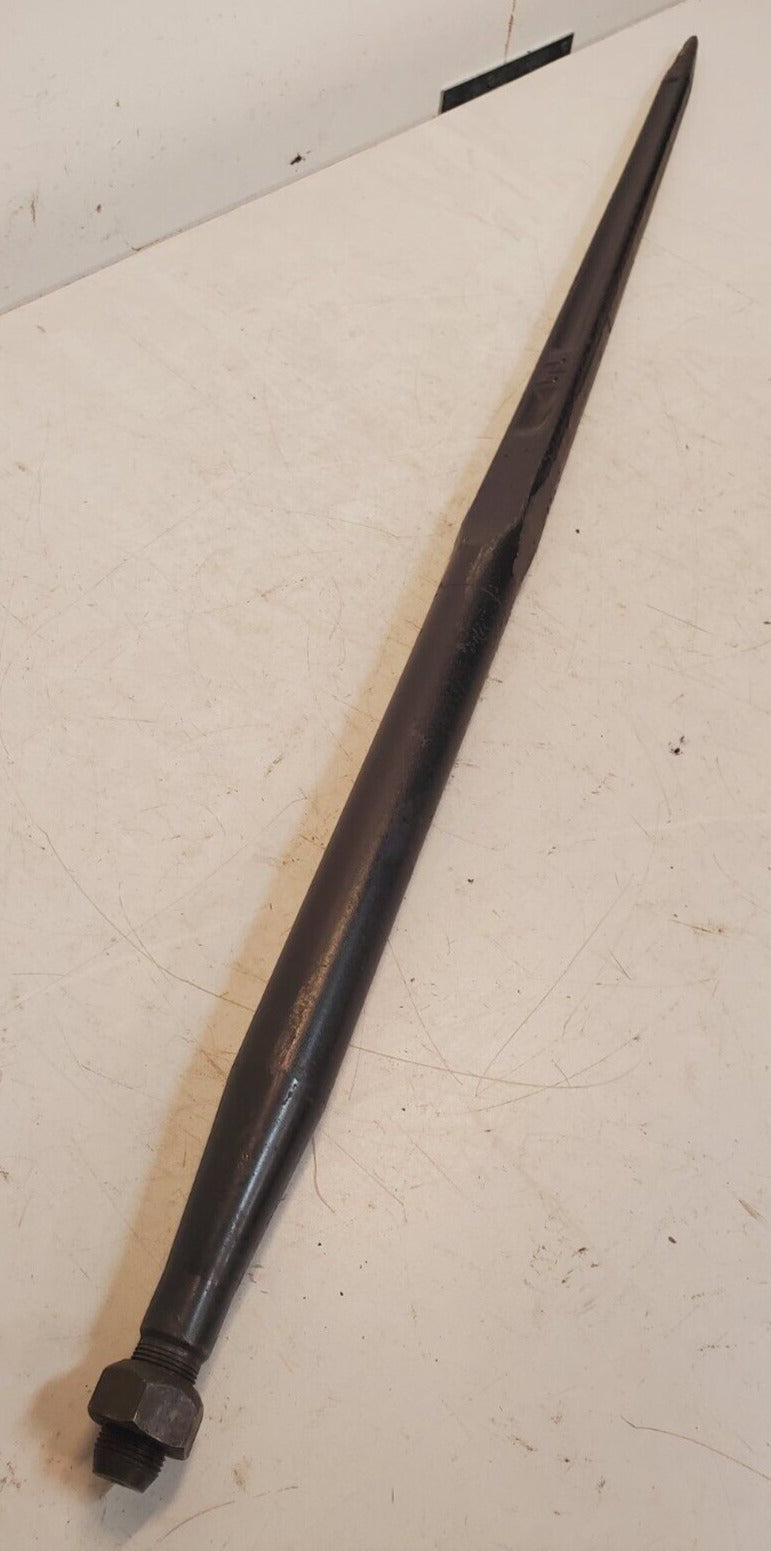 BPT Ribbed Bale Spear 39" Nut Included