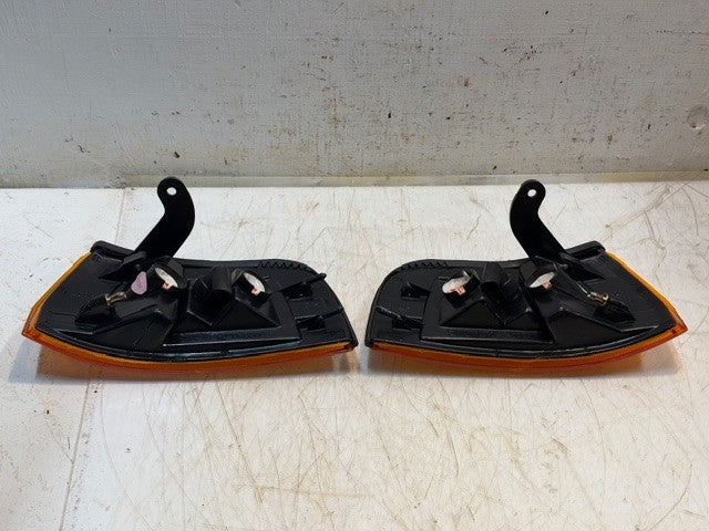 Pair R&L Amber Front Corner Turn Signal Lights SCL 040-0222R/L ACD 92 TAA 9212
