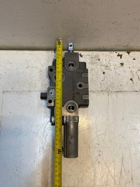 Rexroth Hydraulic Sectional Valve 16-02-052-913 | 12-1/2" L 5-1/2" W 1-3/4" H