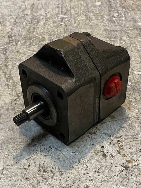Hydraulic Rotary Gear Pump 9mm Thread 2-3/4" W 4-5/8" L 3-3/4" H