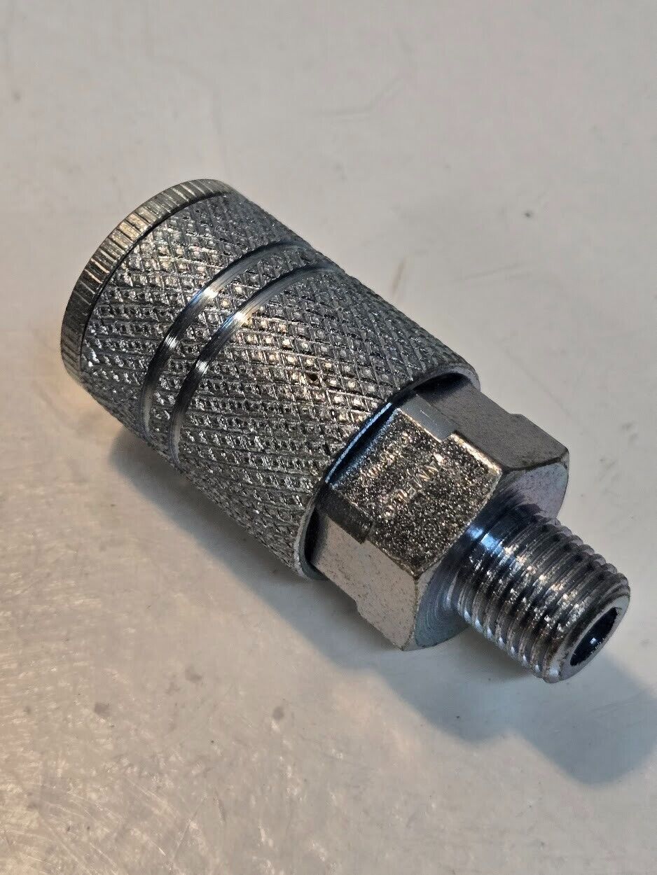 13 Quantity of Amflo C25-02 3/8" Quick Connect Couplers 1/4" NPT (13 Quantity)