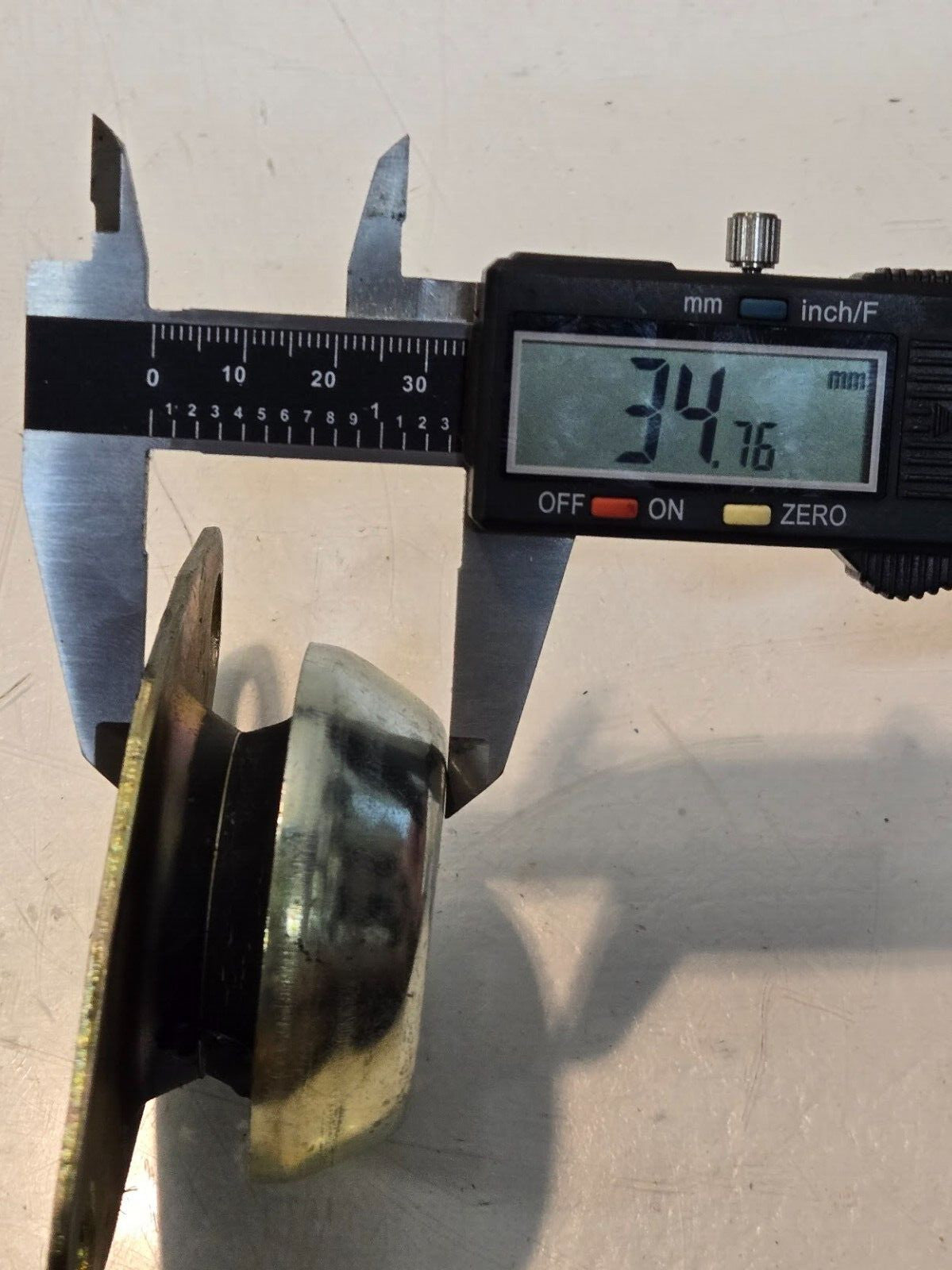 2 Quantity of Novibra M12 RA60EMB Vibration Isolators | Max Load 120 Kg (2 Qty)