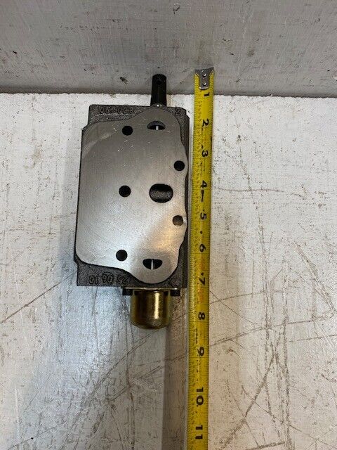 Hydraulic Direct Control Valve 052029 | 250610 5-1/2" x 3-1/4"