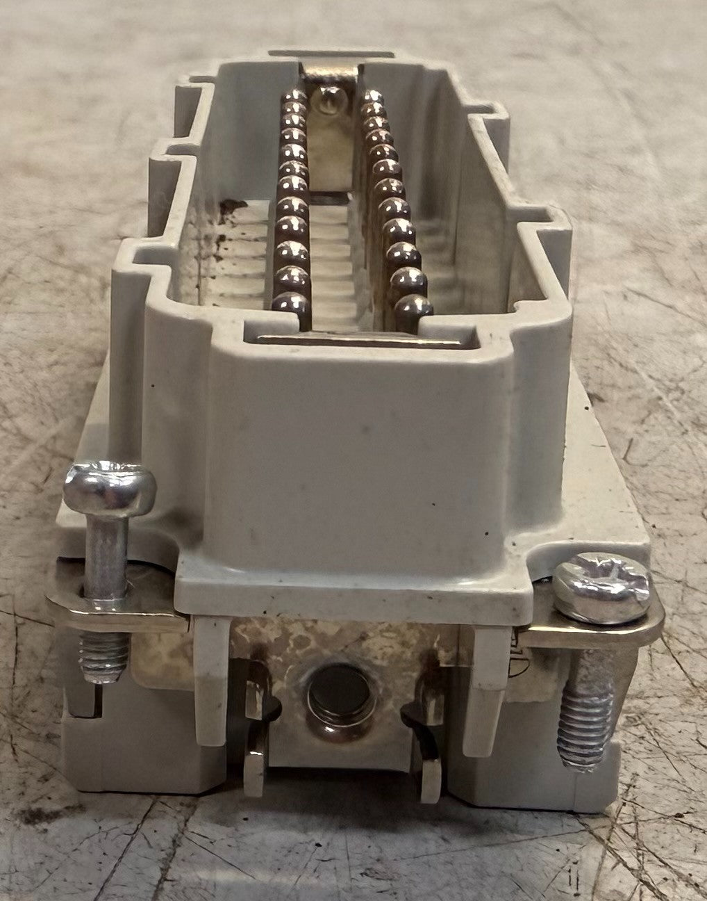 Epic H-BE-24-Pin Heavy-Duty Connector Insert 10196000, 16A / 500V / 6kV / 3