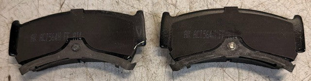 Box Of 4 Akebono ProACT Ultra-Premium Ceramic Brake Pads ACT668 Automotive Units