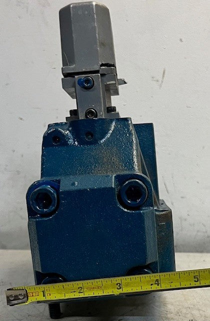 Global Servo Hydraulics Inc. Proportional Servo Valve J663D-109A Heavy Duty Unit