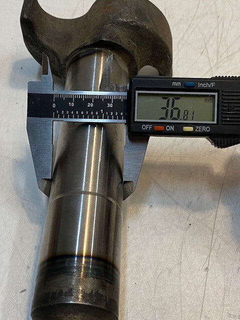 Right Hand Camshaft 7416 | 10-1/2" Long 3-3/4" Wide 36mm Thread 28-Spline