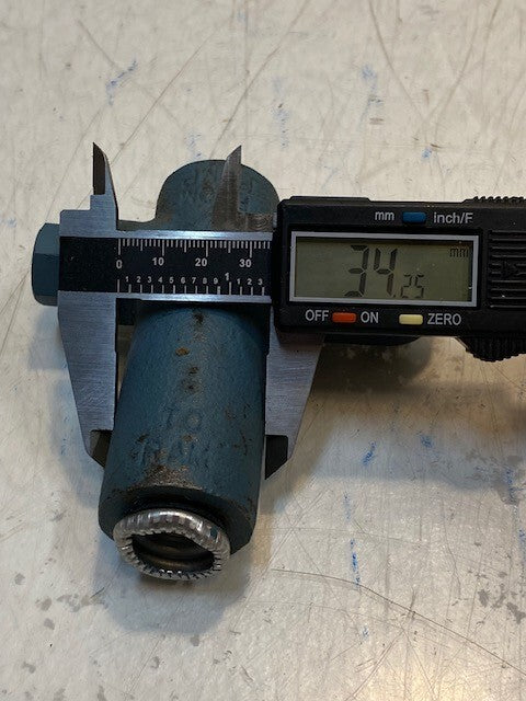 Hydraulic Relief Valve V13277 | 4-1/4" L 34mm Thick 4" W 28mm Thick