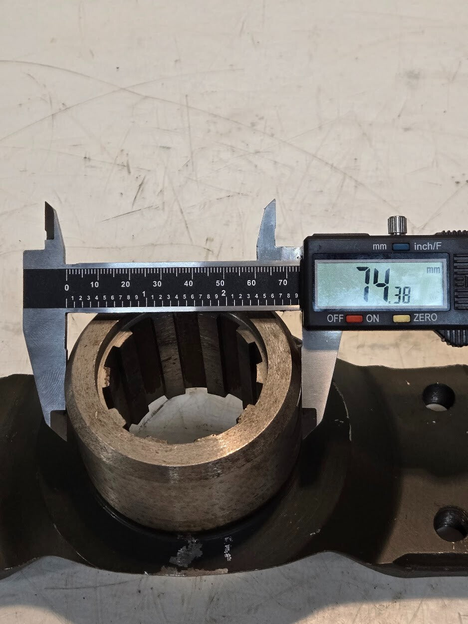 Half Round End Yoke for Eaton 72NYS312 | 10 Spline | 4 Bolt Mount | 74.4 mm Hub