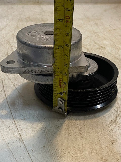 Drive Belt Idler Assembly for Bobcat Loader 6690473 Engine Belt Tensioner