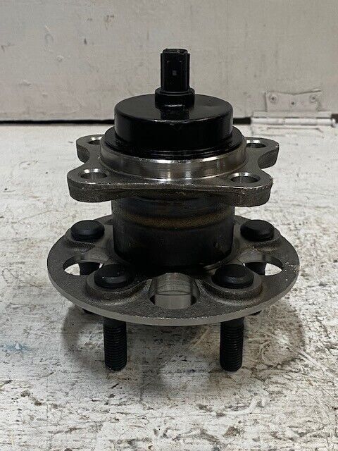 Wheel Hub & Bearing Assembly 5 Bolt RB512425 08/20