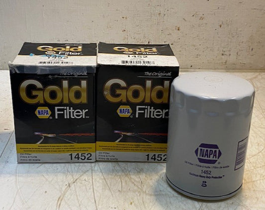2 Quantity of Napa Gold Filters 1452 Engine Fuel Oil Filters (2 Quantity)