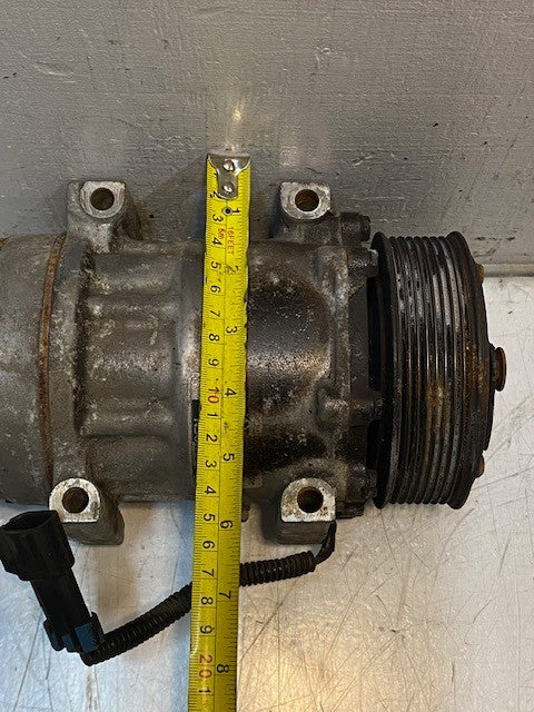 Sanden A/C Compressor R134a Model U4417 Serial #05876604570