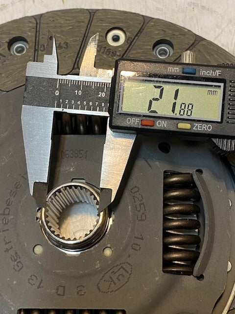 LuK Clutch Friction Disc 323025910 | 063851 | 22mm Bore 8-7/8" Dia.