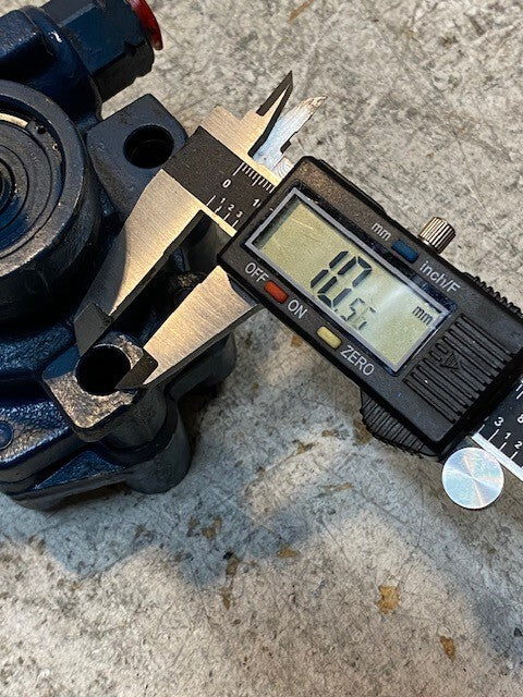 Power Steering Pump 34010 | 12mm Thread 11mm Holes