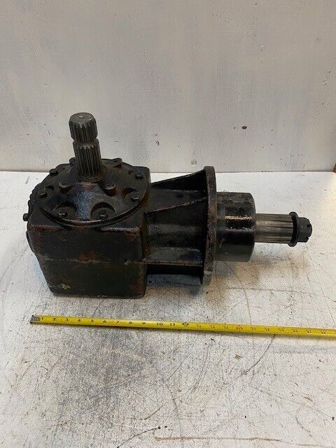 Gearbox 60mm 4-7/8" Shaft 14 Spline, 44mm 4-1/8" Shaft 20 Spline, 6 Bolts