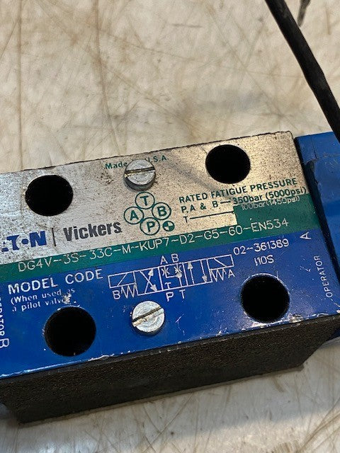 Eaton Vickers Hydraulic Solenoid Valve DG4V-3S-33C-M-KUP7-D2-G5-60-EN534