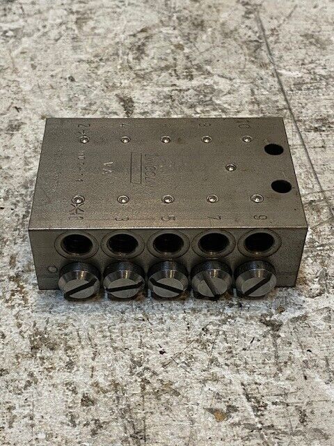 Lincoln Lubricating Block Metering Device VA M02-11