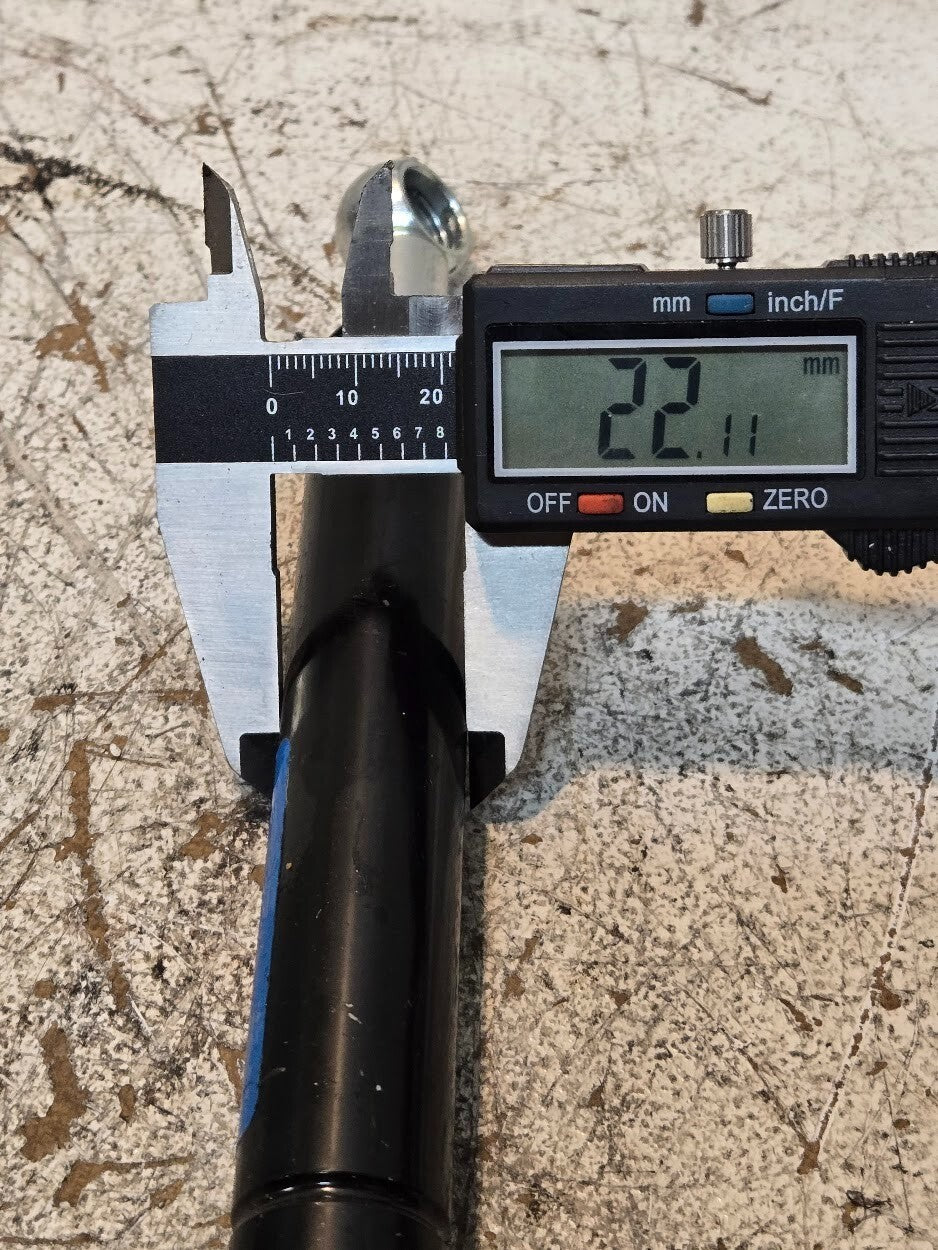 AVM Gas Spring 27867-002 | 3072