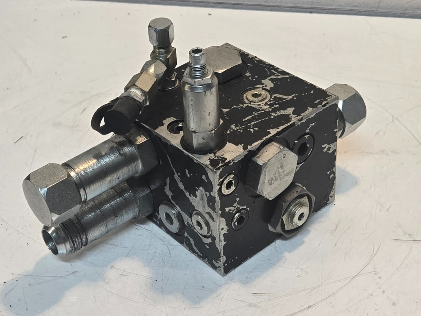 Comatrol Hydraulic Valve Manifold 11153045 A | E2995 | E2815.7 | w/ Check Valves