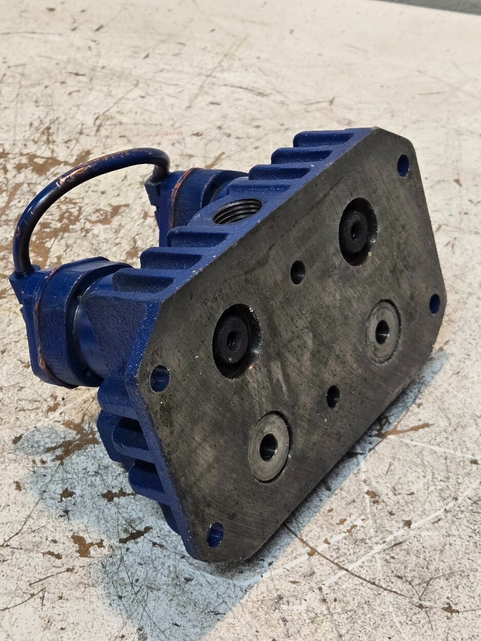 Manifold Block 6539 | 6546-12 | Bent Tubing See Pictures