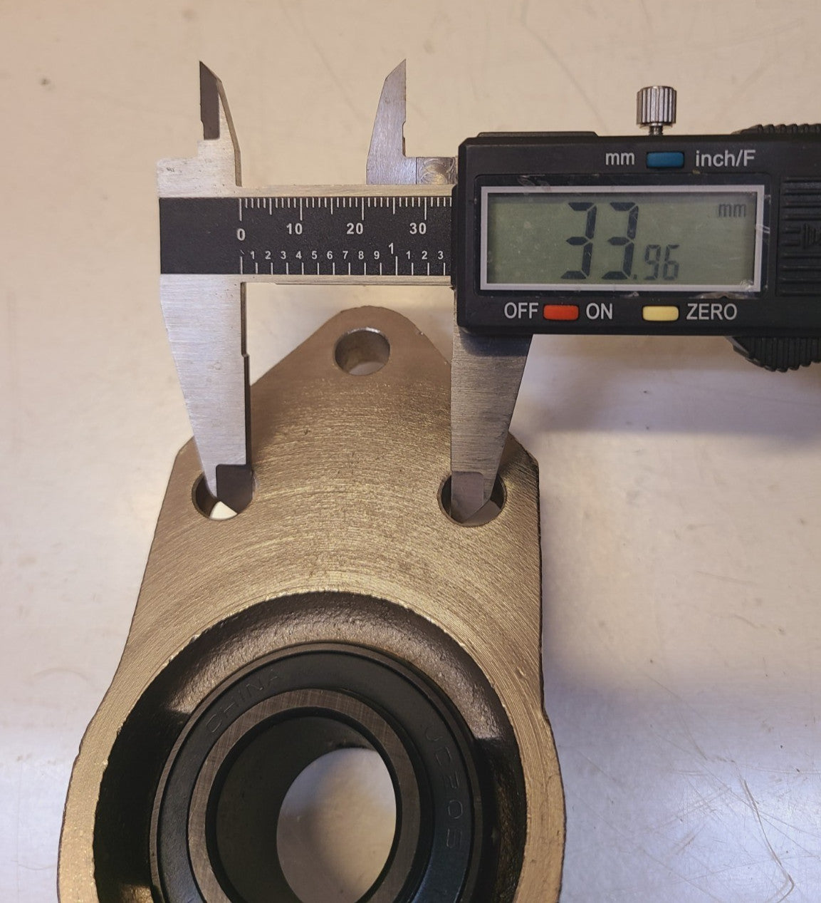 RBtech 3-Bolt Flange Mounted Bearing FB205 | UC205-16