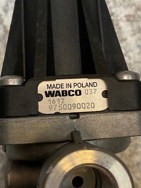 Meritor Wabco Air Brake Limiting Valve S9750090020 | 4420015211 | 9750090020