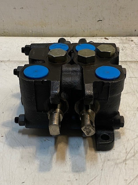 Hydraulic 2-Spool Control Valve 222627 | 17B0 | 293670 | E3000SRC | 406110