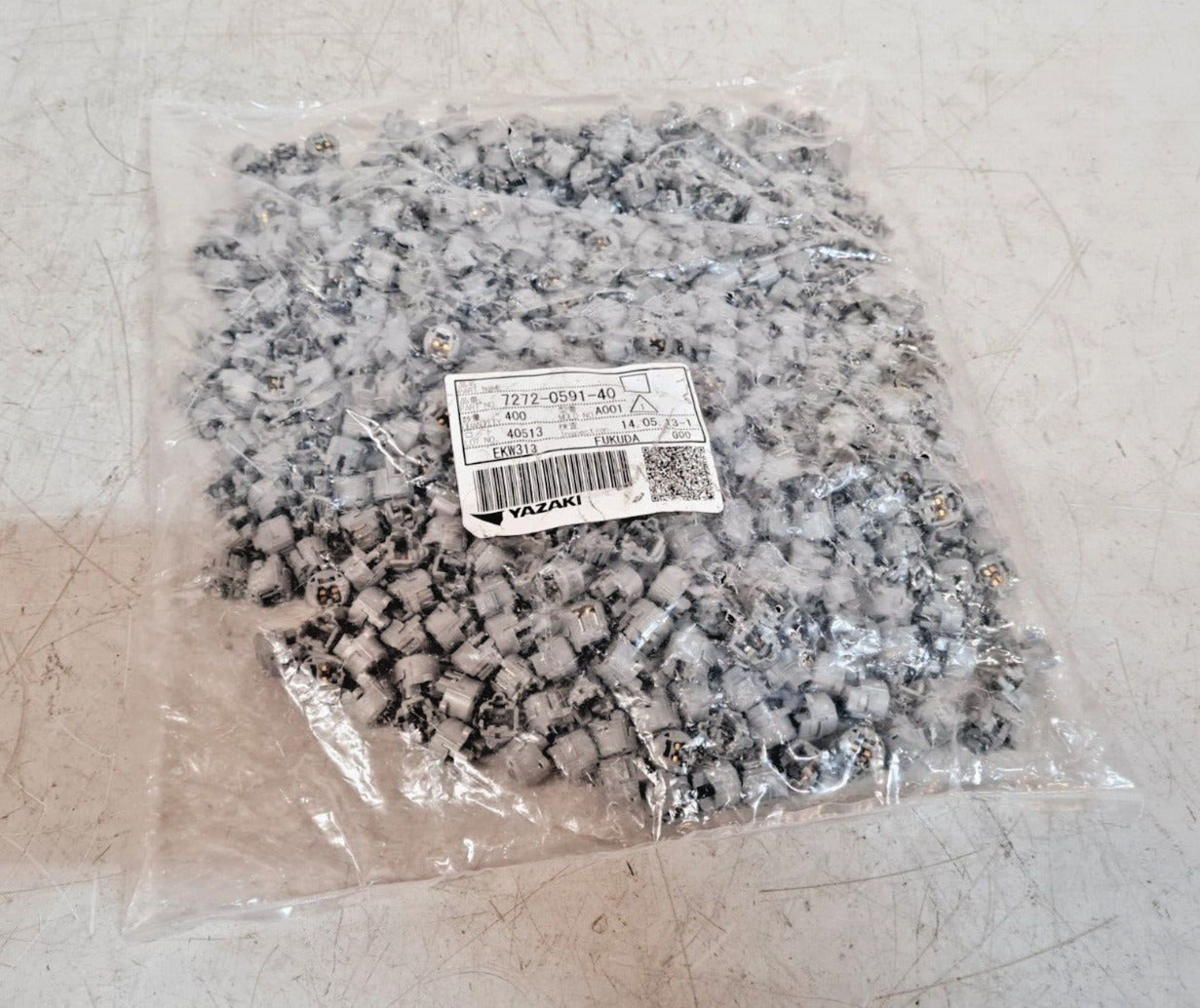 400 Qty. of YAZAKI Plastic Shell Connectors 7272-0591-40 (400 Qty)