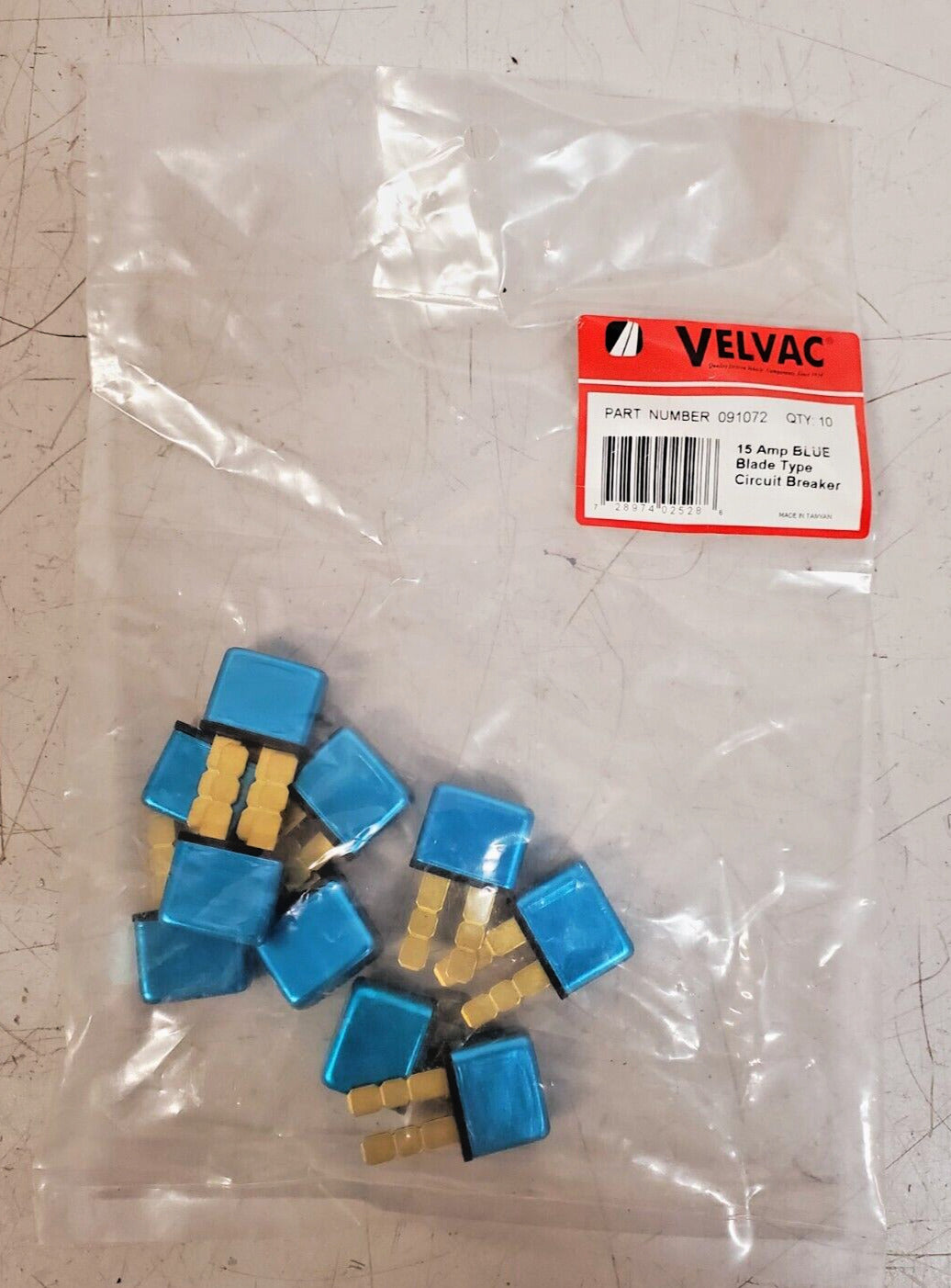 10 Quantity of Velvac Blue Blade Circuit Breakers | 12 V 15 Amp  091072 (10 Qty)