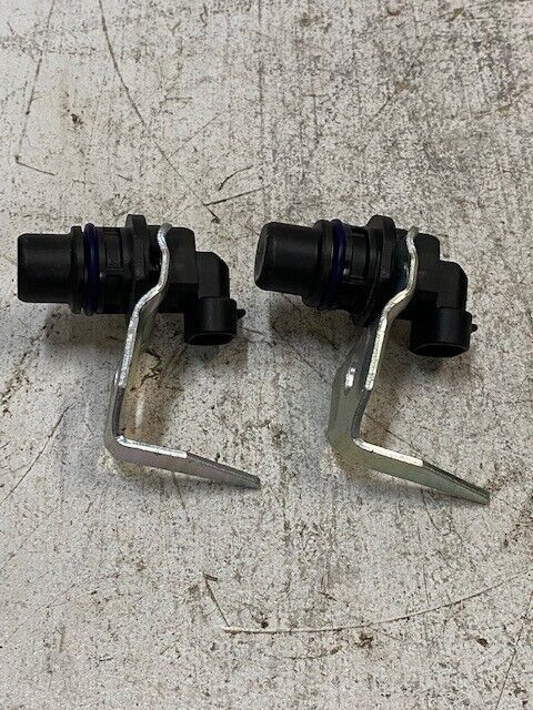 2 Qty of Camshaft Position Sensors 1807339C94 (2 Quantity)