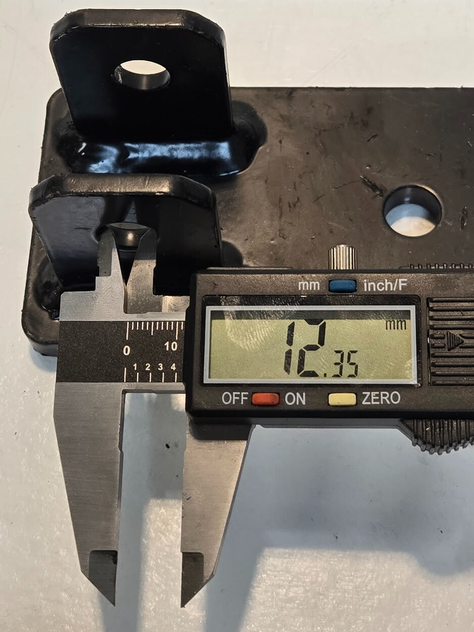 Roadmaster B666R Bracket for Sprinter Van | 6-1/4" x 2-3/4" x 2-1/2"