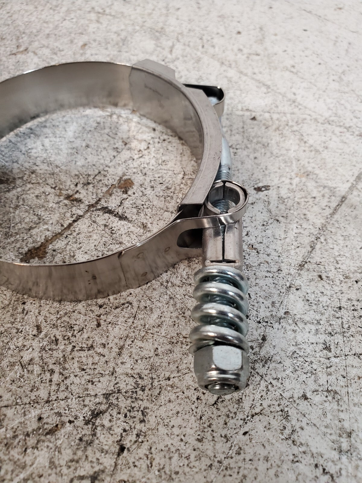 7 Quantity of Breeze Clamps 288 | DIA 2-7/8 to 3-3/16 (7 Qty)