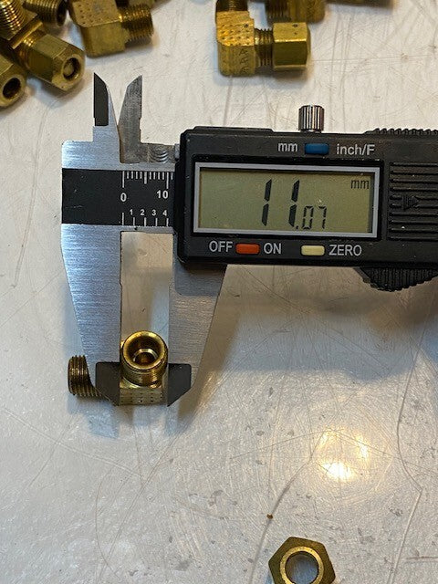 65 Qty of AF 90 Degree Brass Compression Elbow Fittings 10mm & 11mm Threads