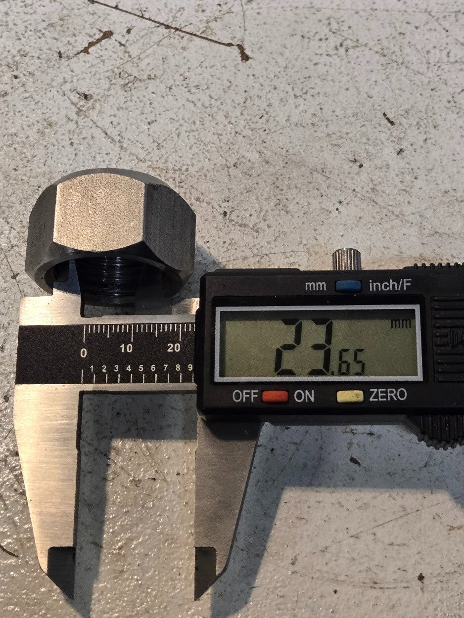 7 Quantity of Free Flow Grease Fittings with Vented Cap Body (7 Quantity)