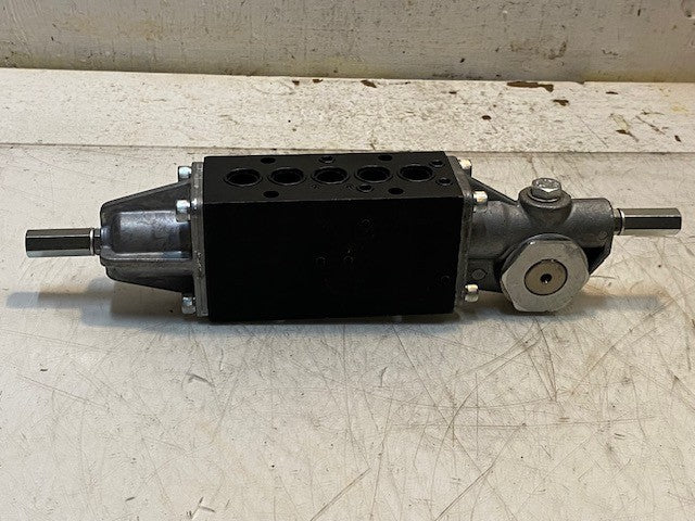 Hydraulic Swing Assembly Valve EC2MK 11mm End 1-3/4" W 2-1/4" H 11-1/2" L