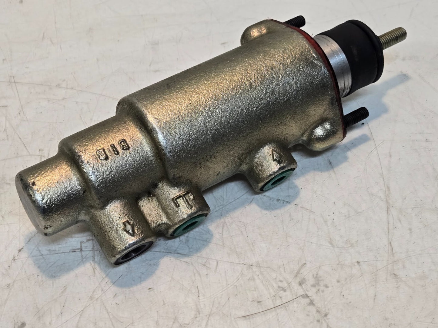 Carlisle Brake Master Cylinder 1238 | B1B | 13 mm Fluid Ports | 10.75 in Long