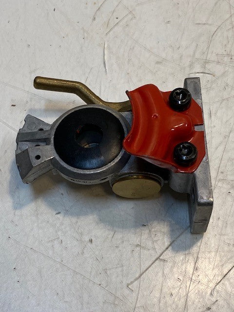 441014 Gladhand, Emergency, Aluminum Body with Shut Off, Red