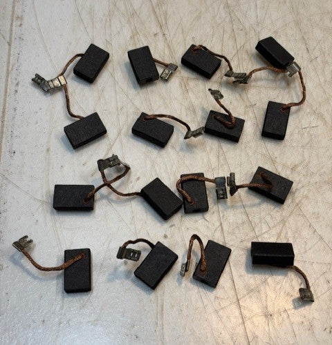 16 Quantity of Carbon Brushes 22-16-0060 Model 6370 | 21mm x 13mm (16 Quantity)