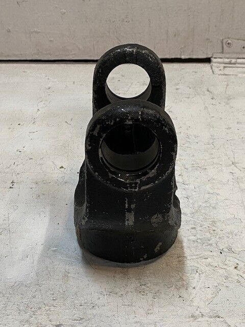 End Yoke 1-3/8" Shaft x 6 Spline Bore 1-1/2" Side Holes