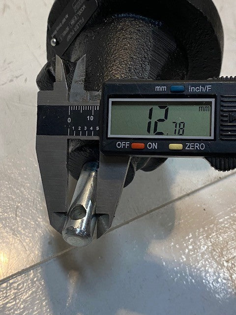 Lincoln Filler Pump Model 81384 Series F | 41049 | 32" Long 13mm End 4" OD